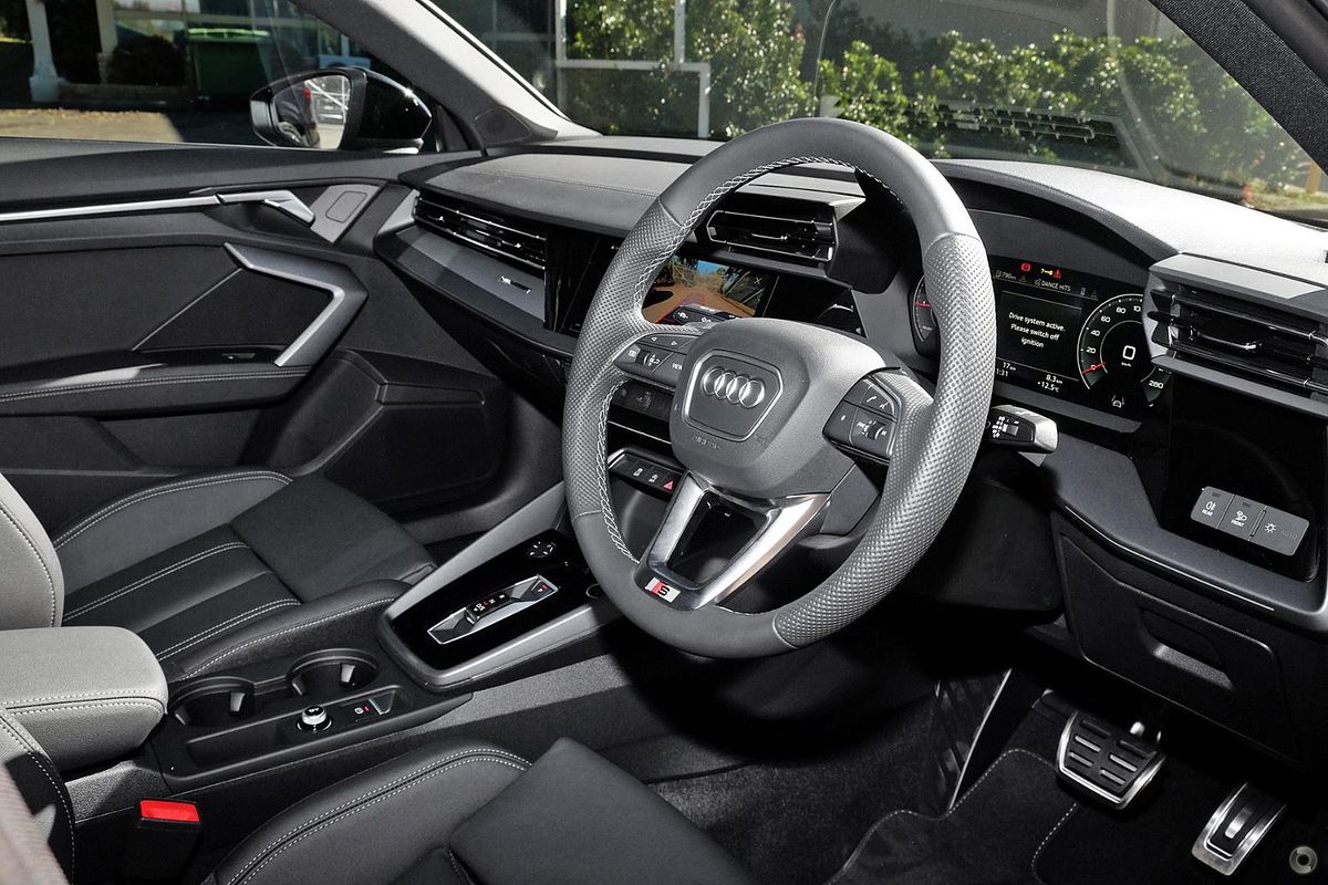 2025 Audi A3 35 TFSI S line GY