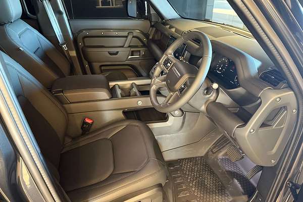 2025 Land Rover Defender 110 D350 X-Dynamic SE L663