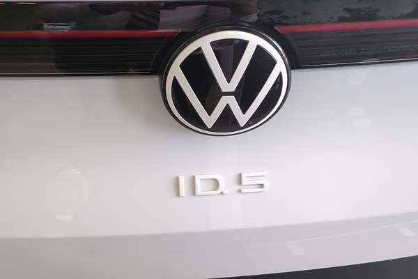 2025 Volkswagen ID.5 Pro E2