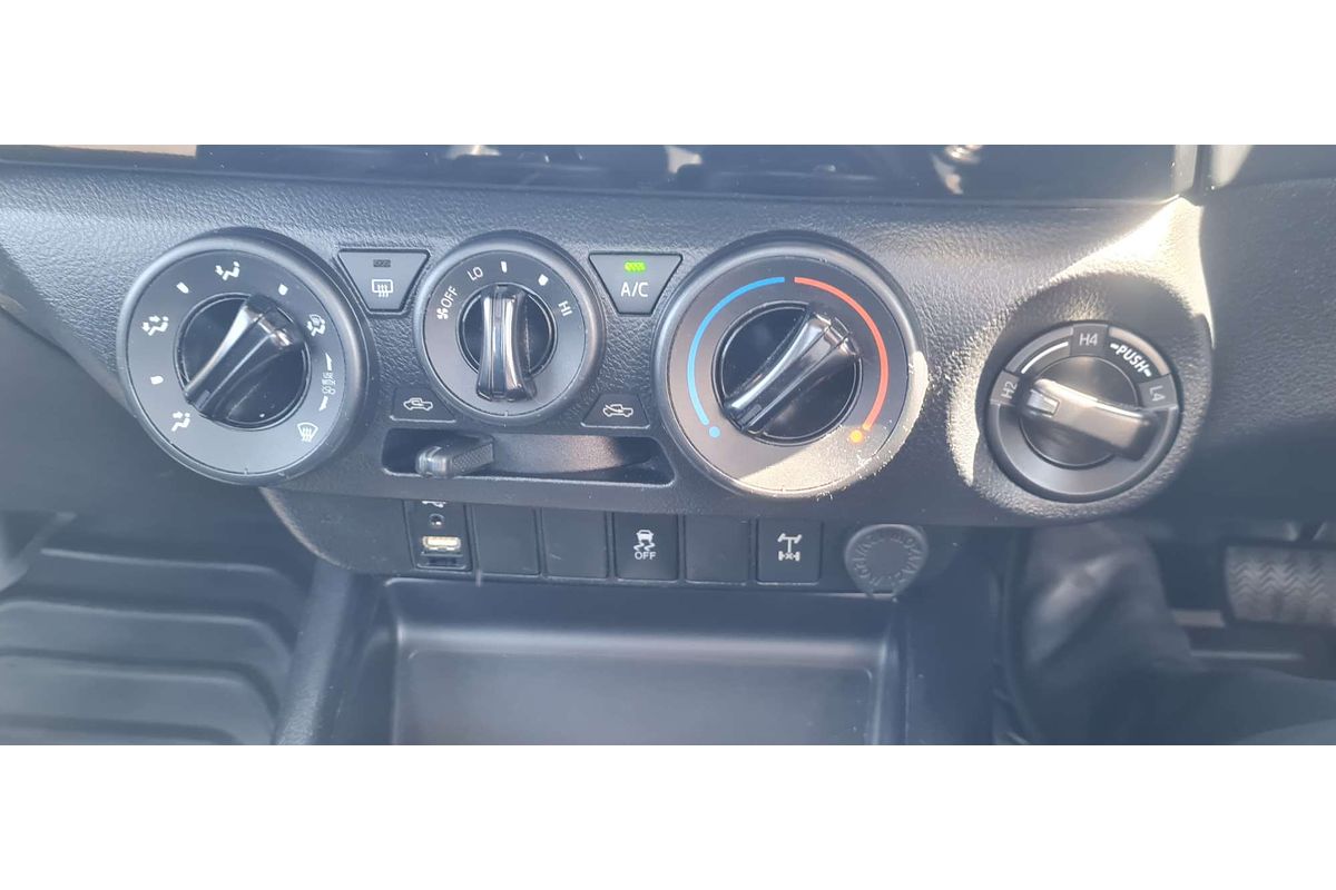 2019 Toyota Hilux SR GUN126R 4X4