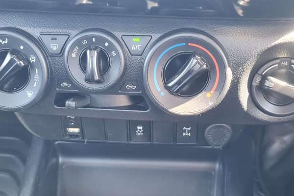 2019 Toyota Hilux SR GUN126R 4X4
