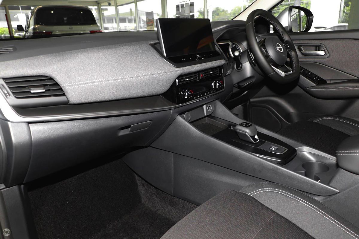 2025 Nissan QASHQAI ST J12