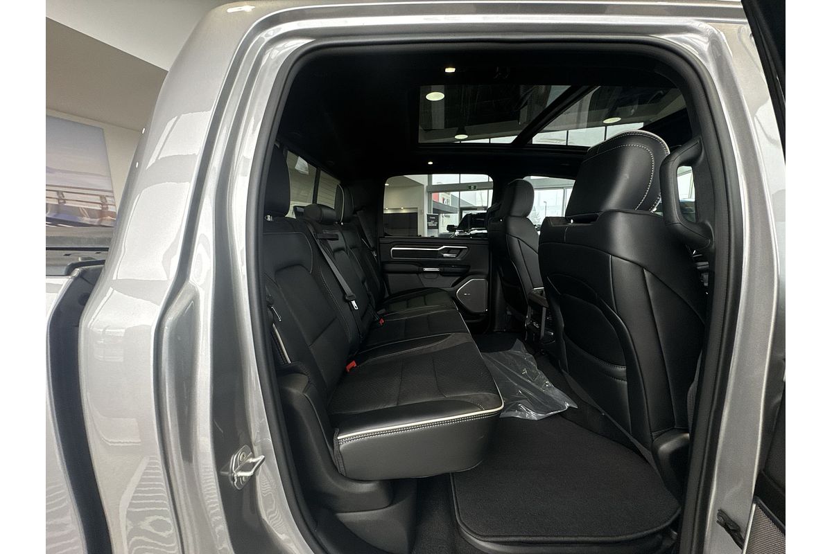 2025 RAM 1500 Laramie Sport Hurricane SO RamBox DT 4X4 SWB