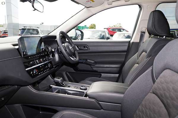 2024 Nissan Pathfinder ST-L R53
