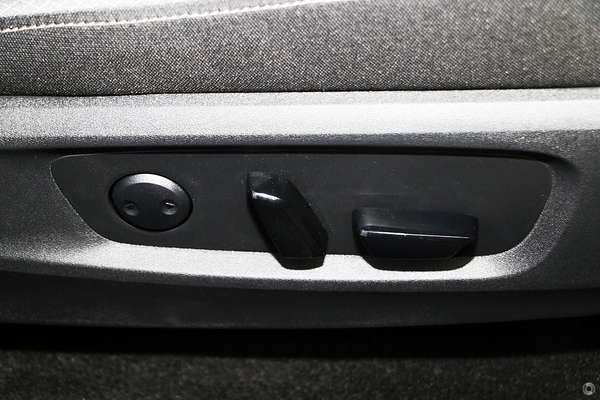 2024 Nissan Pathfinder ST-L R53