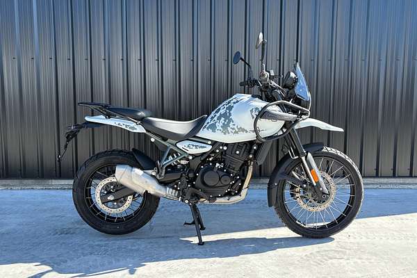 2025 Royal Enfield Himalayan 452 - Tubeless
