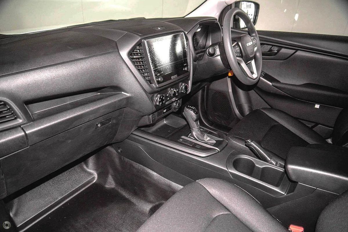 2025 Isuzu D-MAX SX 4X4
