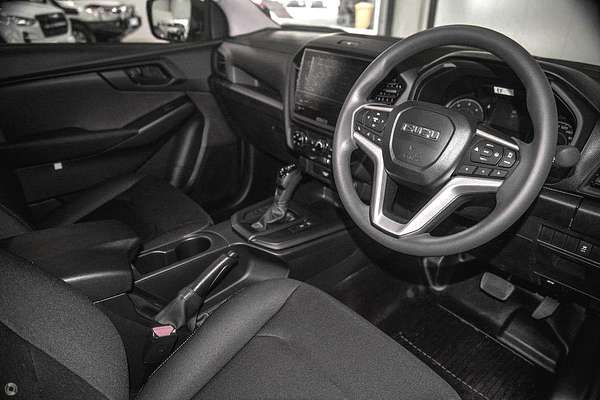 2025 Isuzu D-MAX SX 4X4