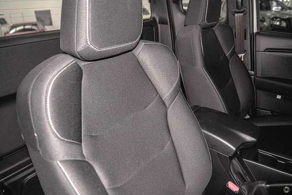 2025 Isuzu D-MAX SX 4X4