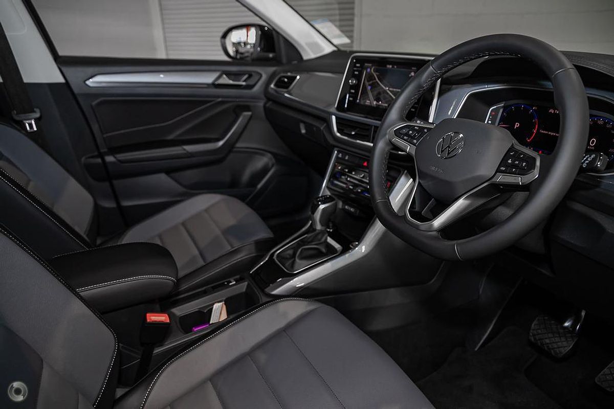 2025 Volkswagen T-Roc 110TSI Style D11