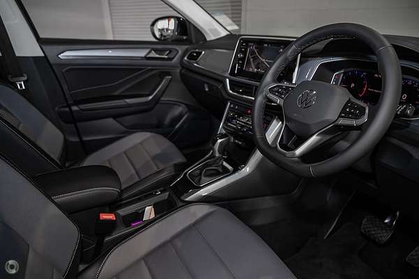 2025 Volkswagen T-Roc 110TSI Style D11
