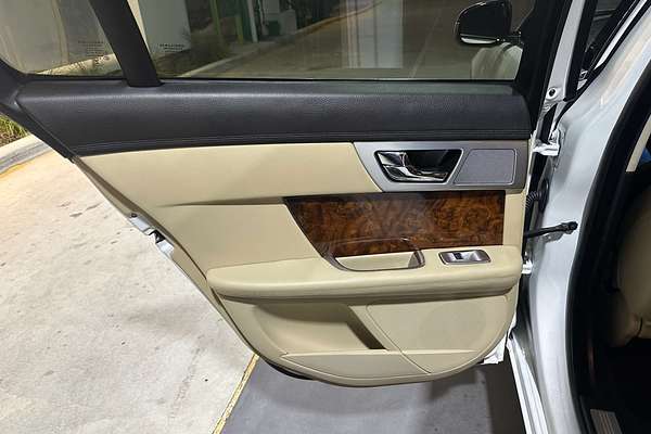 2014 Jaguar XF Luxury X250