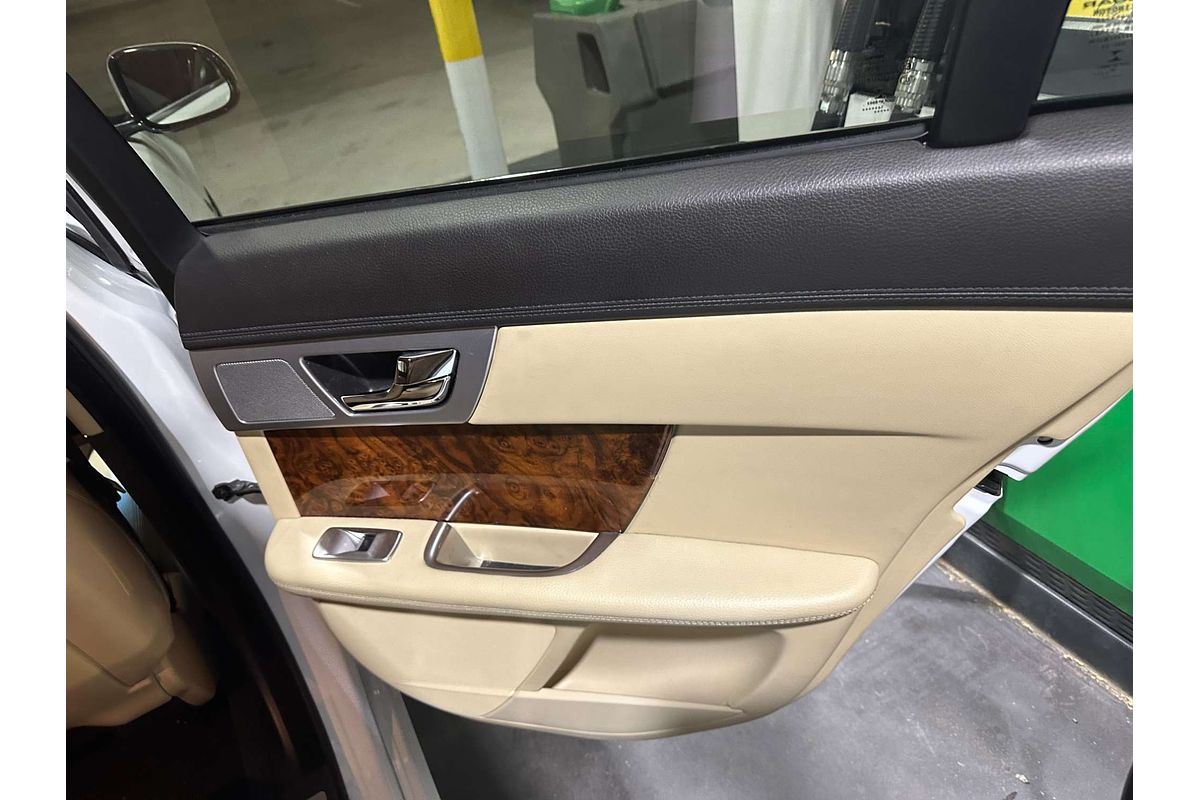 2014 Jaguar XF Luxury X250