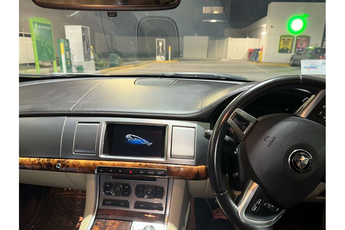 2014 Jaguar XF Luxury X250