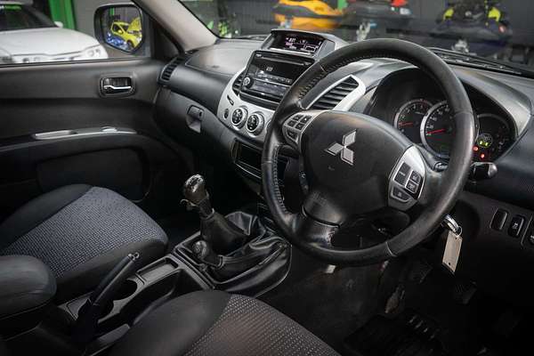 2014 Mitsubishi Triton GLX-R MN 4X4