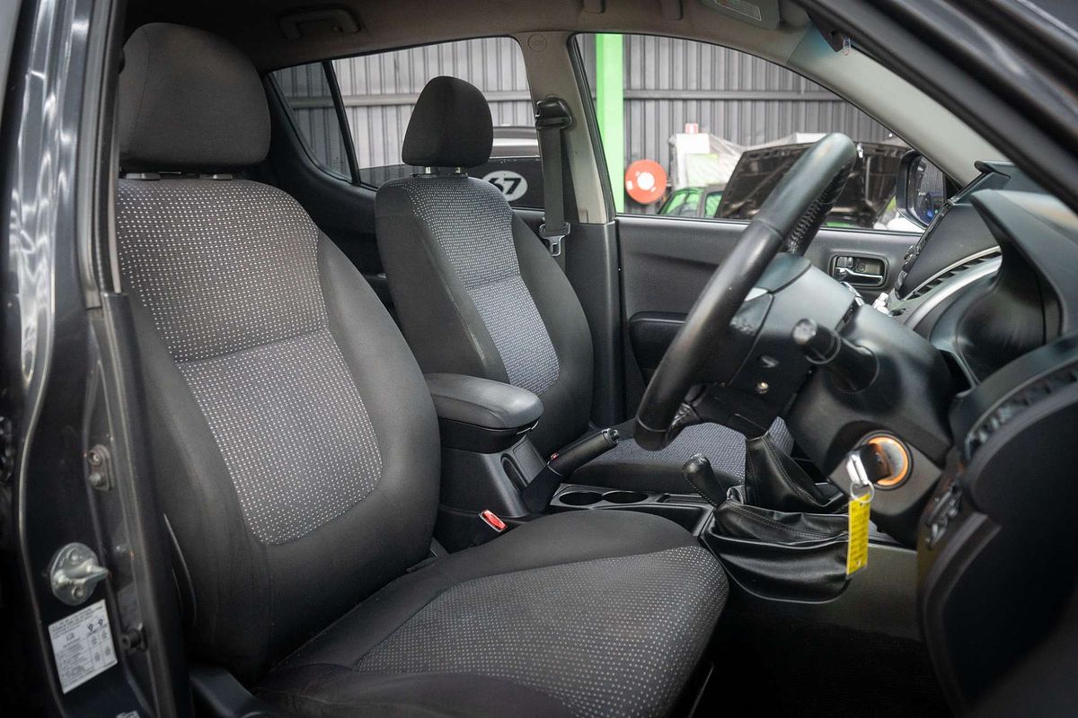 2014 Mitsubishi Triton GLX-R MN 4X4