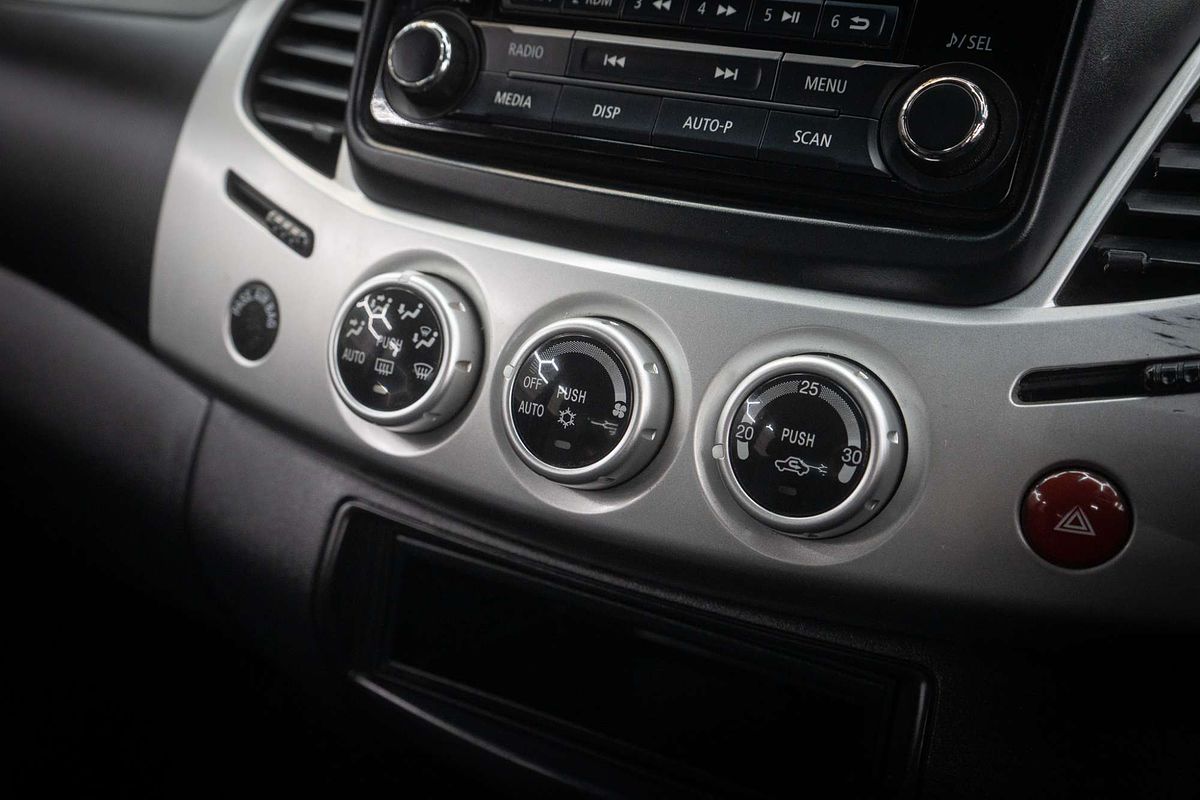 2014 Mitsubishi Triton GLX-R MN 4X4