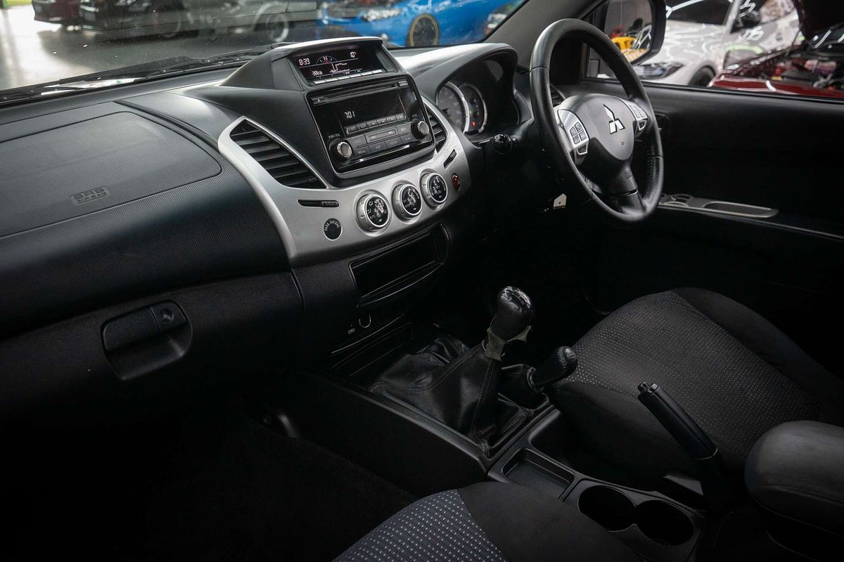2014 Mitsubishi Triton GLX-R MN 4X4