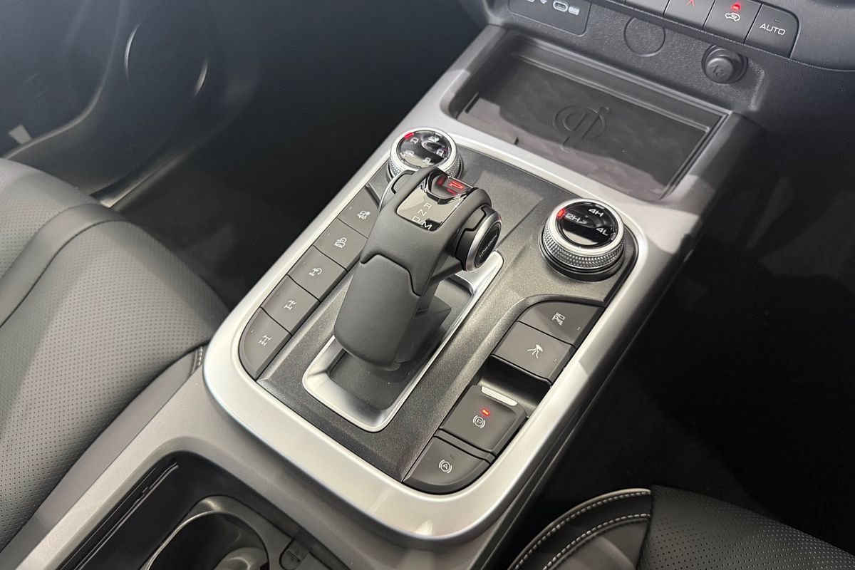 2025 GWM Tank 300 Ultra Hybrid P01