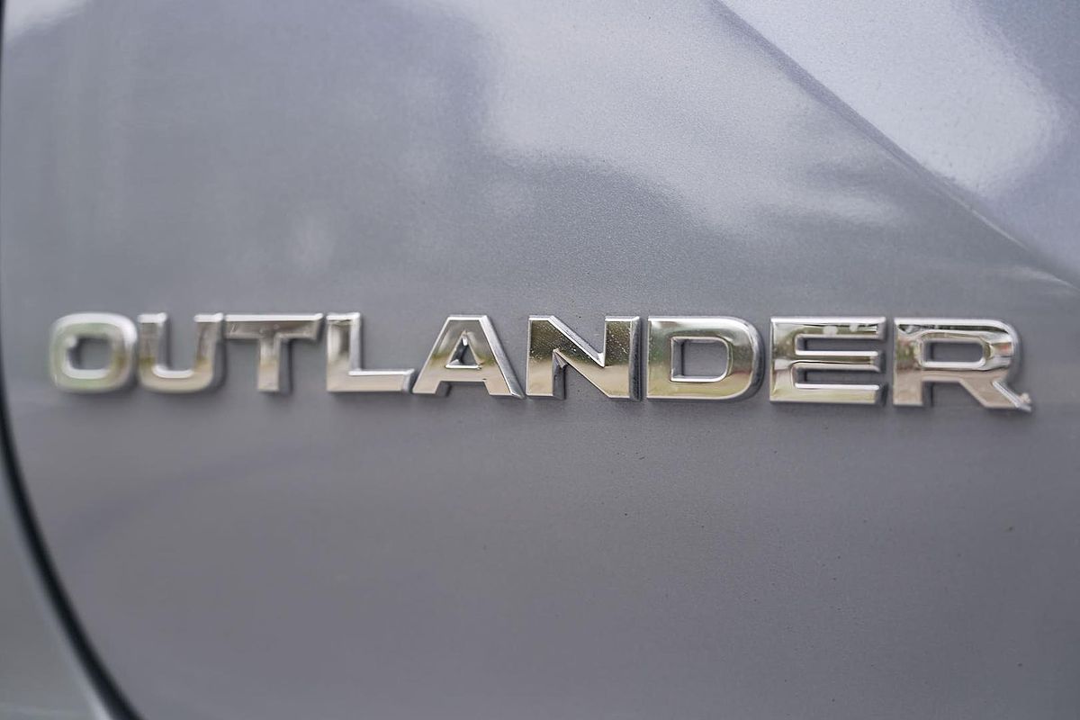 2025 Mitsubishi Outlander Exceed ZM