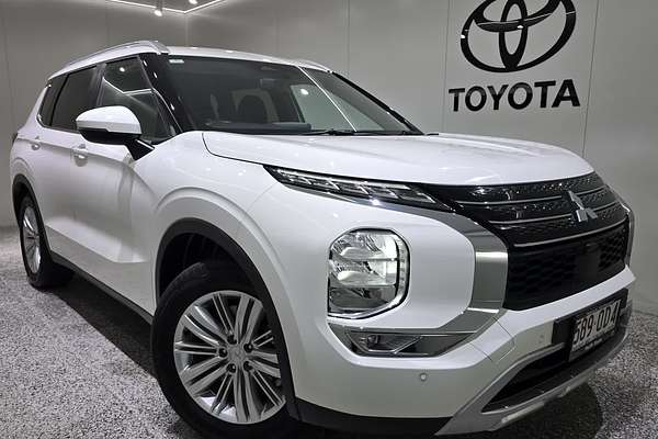 2024 Mitsubishi Outlander LS ZM