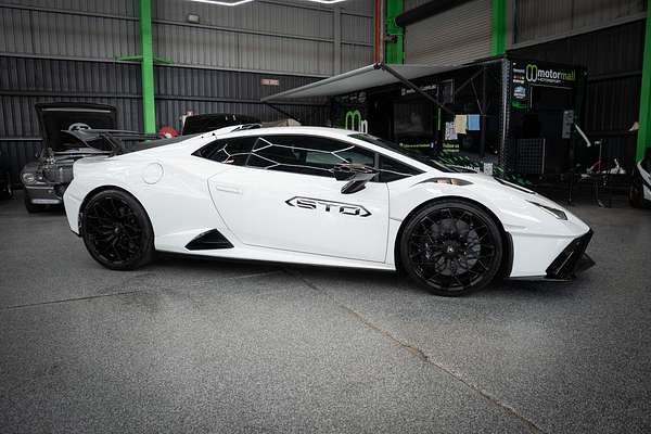 2022 Lamborghini Huracan STO 724