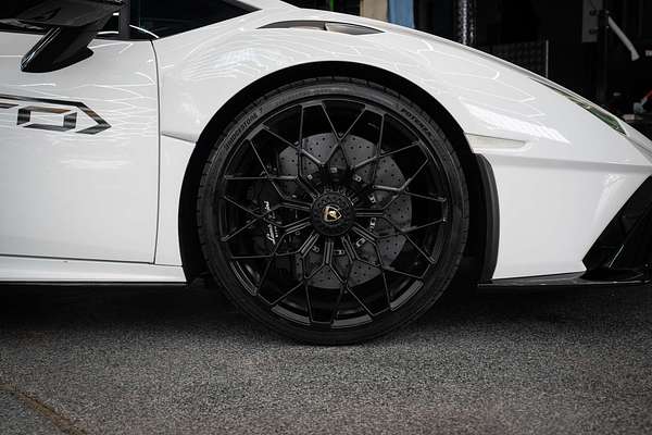 2022 Lamborghini Huracan STO 724