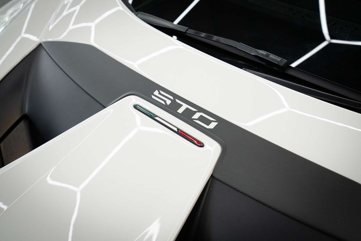2022 Lamborghini Huracan STO 724