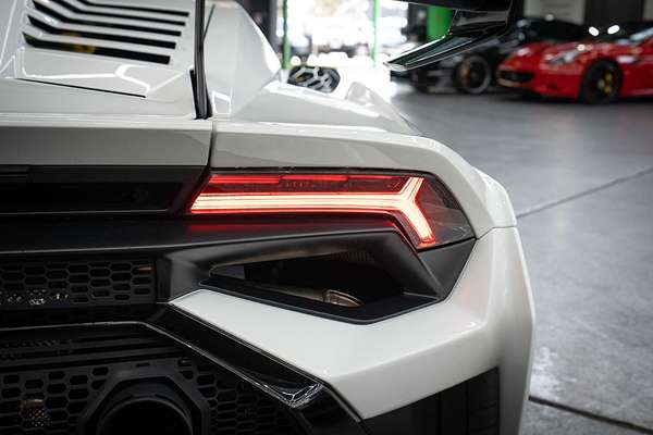 2022 Lamborghini Huracan STO 724