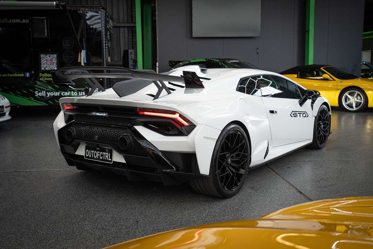 2022 Lamborghini Huracan STO 724