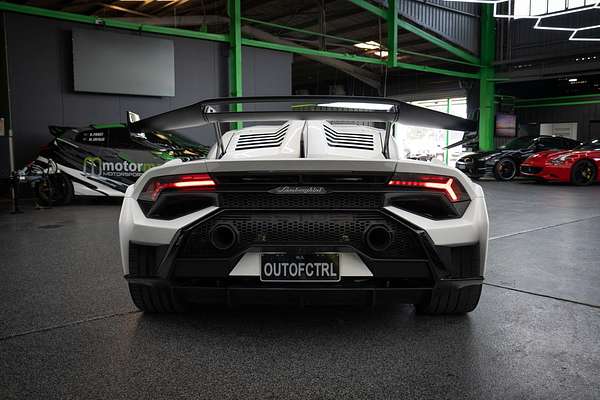 2022 Lamborghini Huracan STO 724