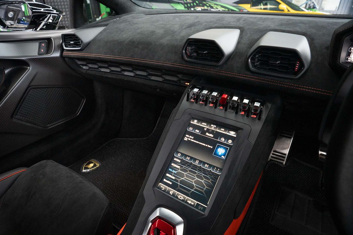2022 Lamborghini Huracan STO 724