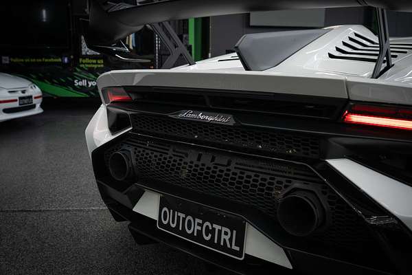 2022 Lamborghini Huracan STO 724