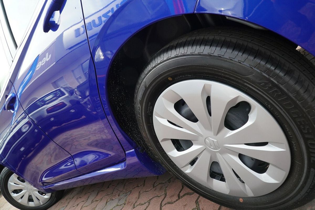 2025 Suzuki Swift Hybrid UZ