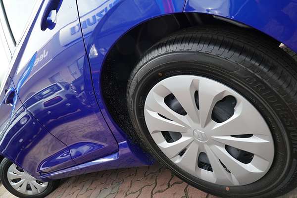 2025 Suzuki Swift Hybrid UZ