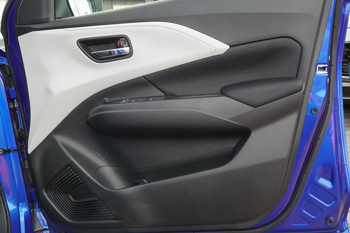 2025 Suzuki Swift Hybrid UZ