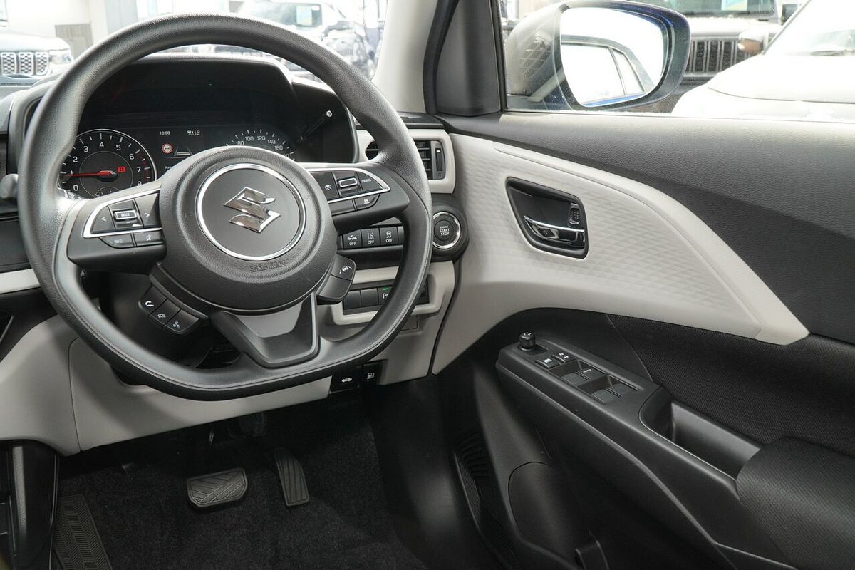 2025 Suzuki Swift Hybrid UZ