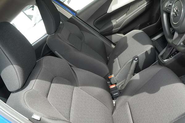 2025 Suzuki Swift Hybrid UZ