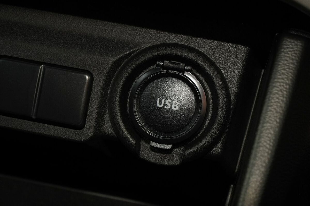 2025 Suzuki Swift Hybrid UZ