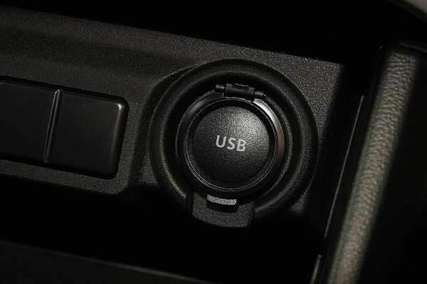 2025 Suzuki Swift Hybrid UZ