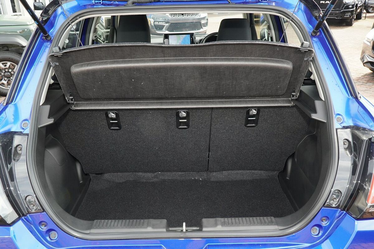 2025 Suzuki Swift Hybrid UZ
