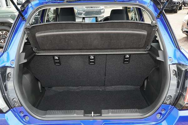 2025 Suzuki Swift Hybrid UZ