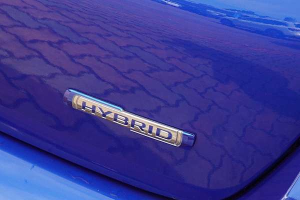 2025 Suzuki Swift Hybrid UZ