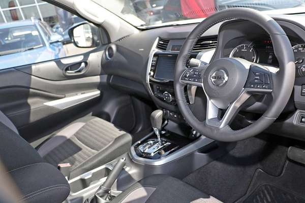 2024 Nissan Navara ST-X D23 4X4