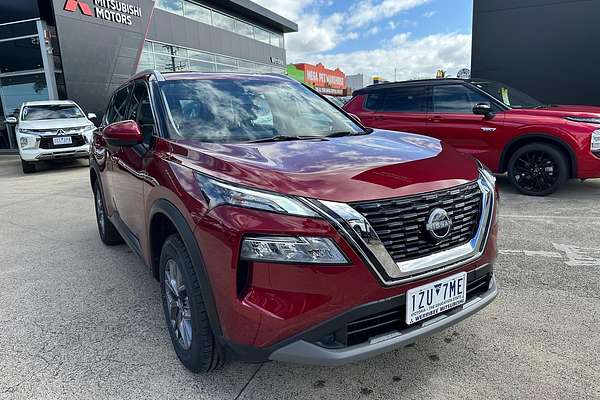 2025 Nissan X-TRAIL ST T33