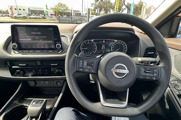 2025 Nissan X-TRAIL ST T33