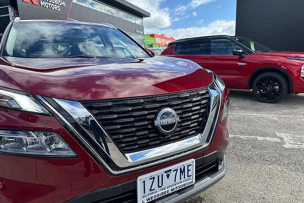 2025 Nissan X-TRAIL ST T33