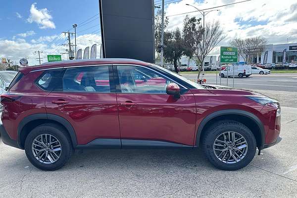 2025 Nissan X-TRAIL ST T33