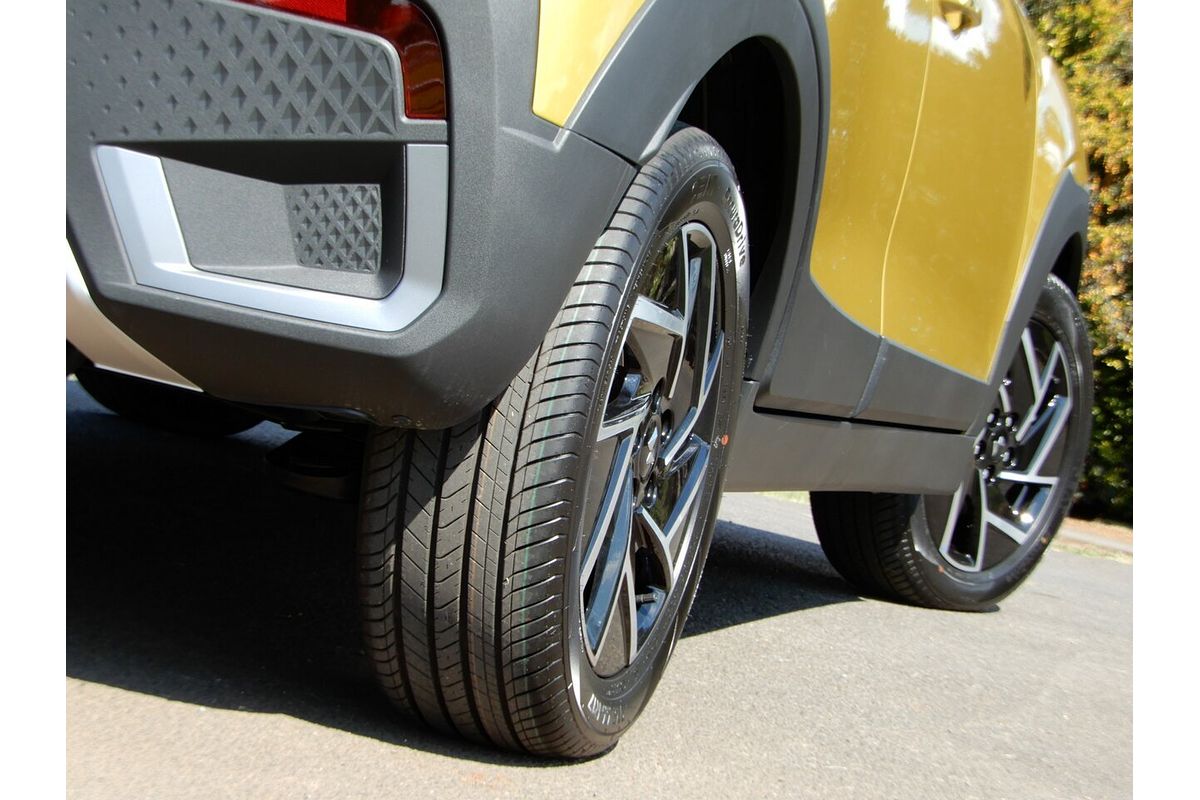 2025 Mahindra XUV 3XO AX7L