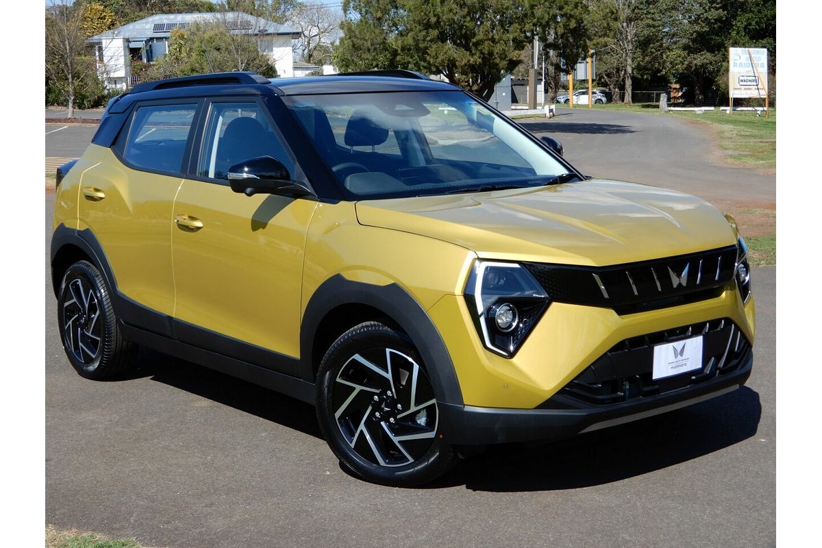 2025 Mahindra XUV 3XO AX7L
